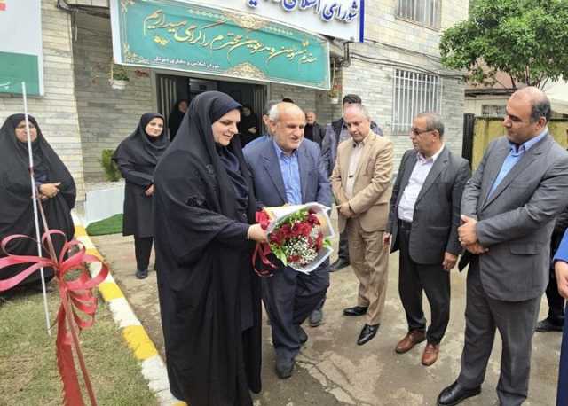 آئیین واگذاری 8 دستگاه ماشین‌ آلات به دهیاری‌ های گیلان در لنگرود