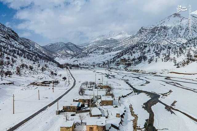 مدفون شدن 60 روستای لرستان زیر برف + تصاویر