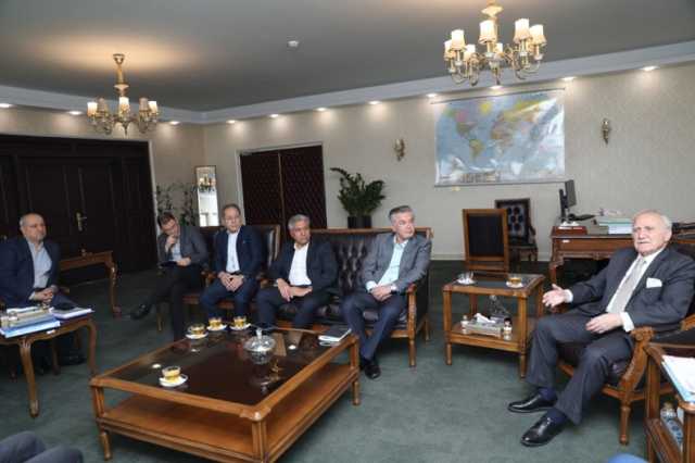 جلسه پیشکسوتان فوتبال ایران با وزیر ورزش