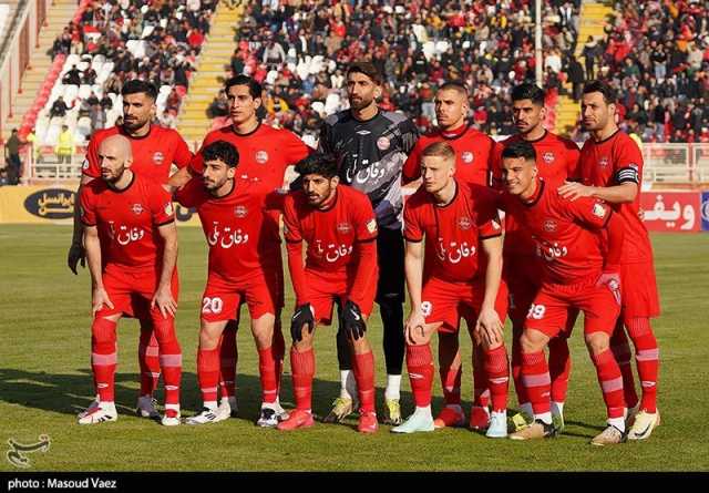 تراکتور و صدرنشینی در اصفهان؛ ذوب‌آهن برای همشهری می‌جنگند