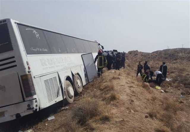 انحراف و واژگونی اتوبوس در محور هراز ۳۹ مصدوم و ۳ فوتی برجای گذاشت