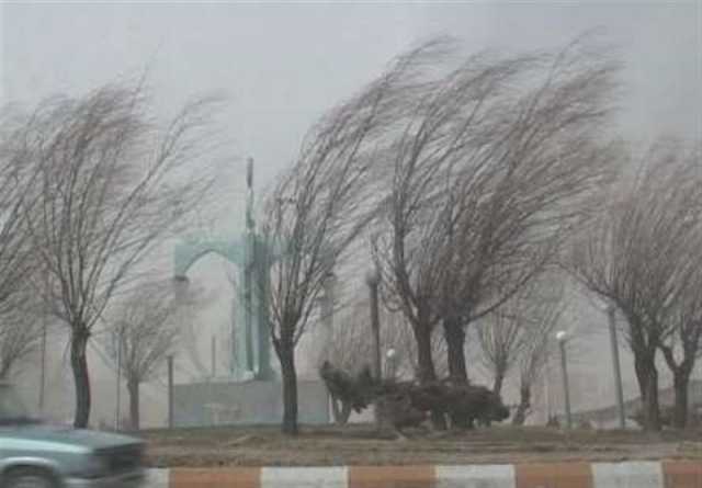 تندباد برق ۳ روستای شهرستان سامان را قطع کرد; رانش زمین در روستای چم عالی