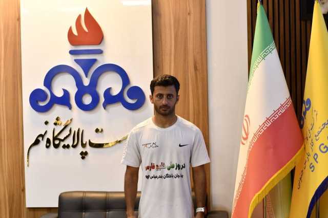 دویدن مسافت 20 کیلومتری توسط دونده بوشهری به مناسبت گرامی داشتن روز ملی خلیج فارس