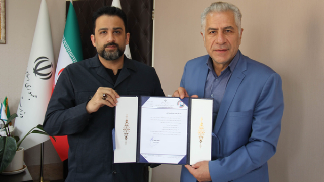 خواننده پاپ در فدراسیون ناشنوایان پست گرفت!