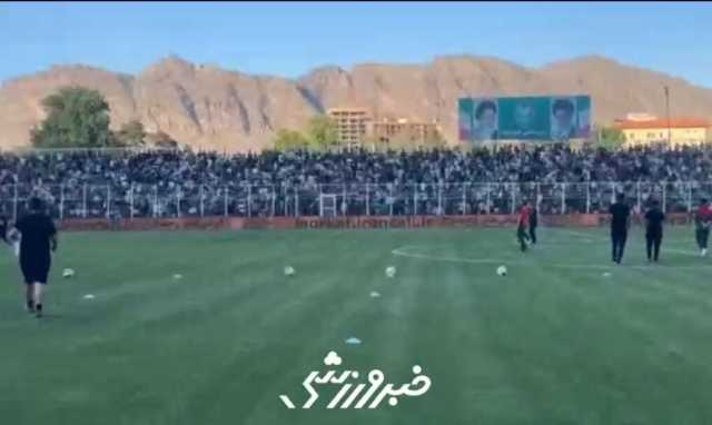 تکمیل ظرفیت ورزشگاه تختی خرم‌آباد