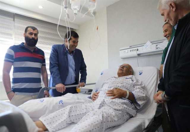 وزیر بر بالین اسطوره استقلال