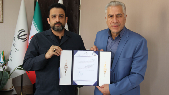 انتصاب عجیب و جنجالی خواننده پاپ به عنوان مشاور اقتصادی فدراسیون ناشنوایان