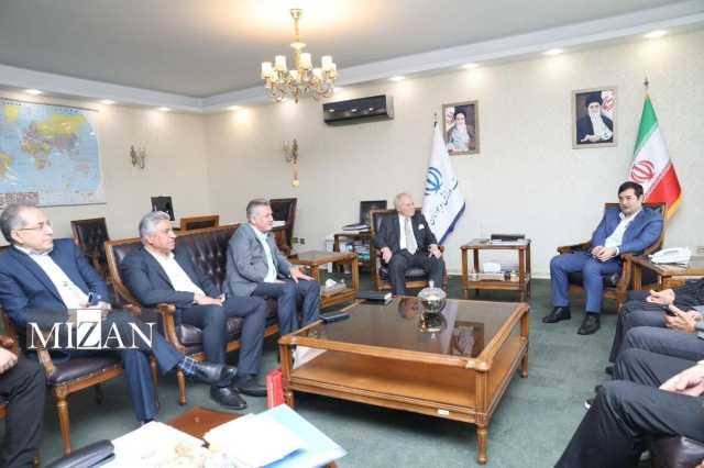 دیدار پیشکسوتان با وزیر ورزش/ دنیامالی: فوتبال بیش از پول به ساختار حرفه‌ای نیاز دارد