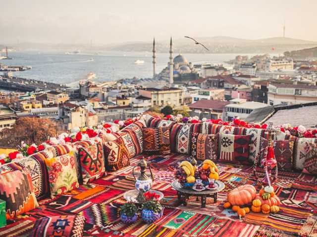 بلیط مشهد استانبول؛ روش‌های خرید اینترنتی و حضوری