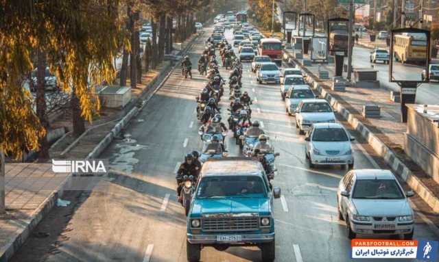 موتورسواران فارس به مناسبت دهه مبارک فجر در خیابان های شیراز رژه رفتند