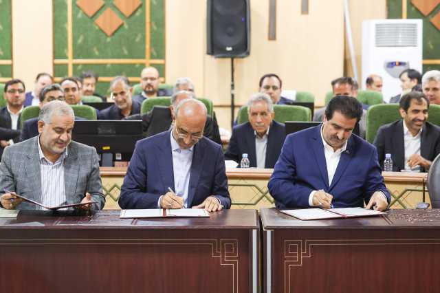 امضای تفاهم‌نامه سه‌جانبه بانک رفاه کارگران، استانداری کرمانشاه و شرکت پتروشیمی بیستون